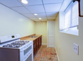 2645 N Calvert St, Baltimore, MD 21218