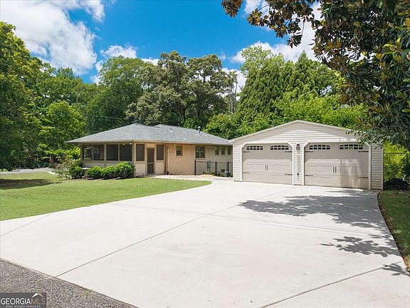 4th image of 455 Freyer Dr NE