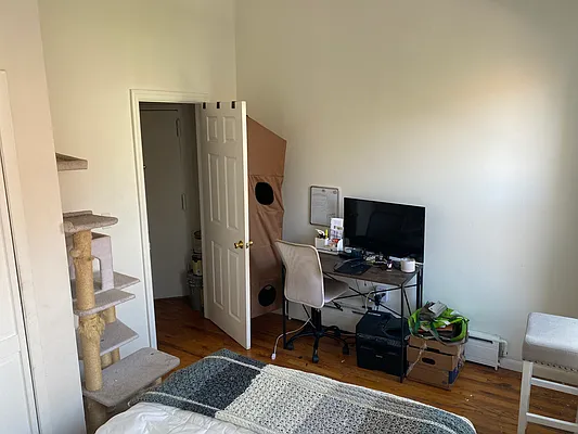 Rented by American Way Real Estate Inc | media 18