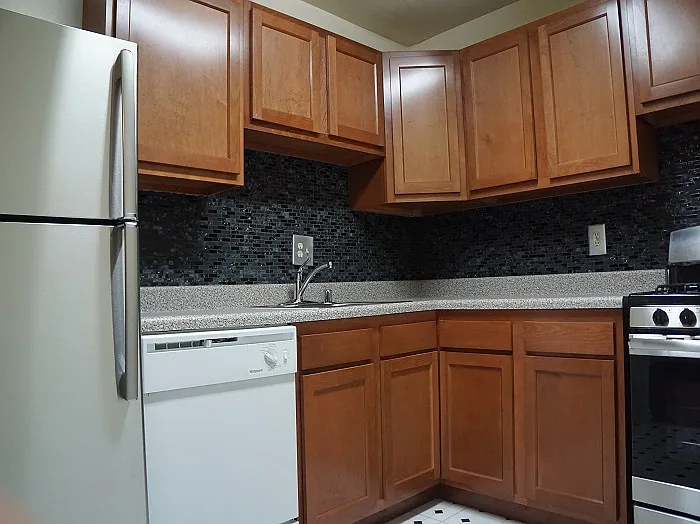 Calvert Hall Apartments — Photo 27