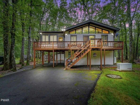 130 Forest View Dr, Hawley, PA 18428