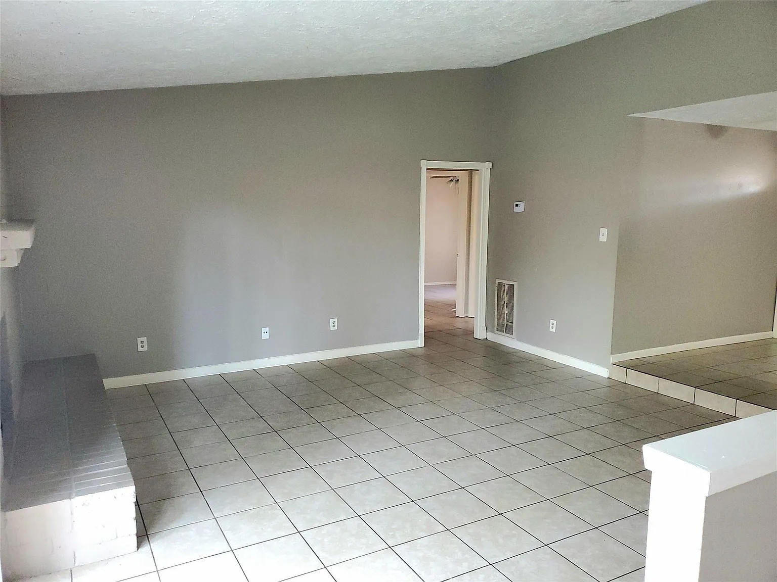 4 bed, 2.0 bath, 1608 sqft, $1,695 — Photo 2