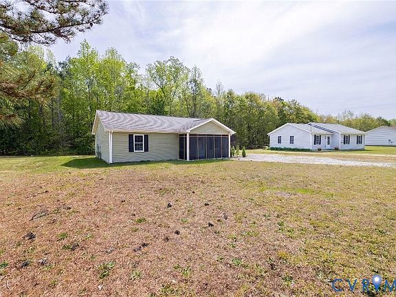 2nd image of 460 Horseshoe Rd