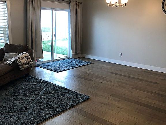 3rd image of 2032 Kelly Dr