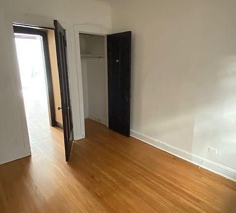 3rd image of 827 W Cornelia Ave #1326