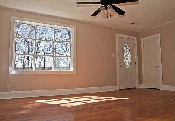 2nd image of 162 E Lanford St