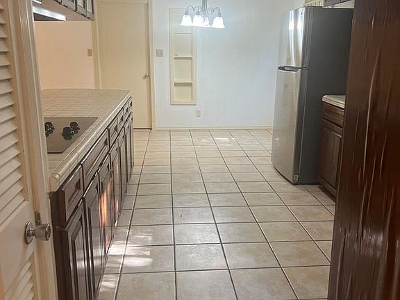 3rd image of 115 Palo Verde Dr