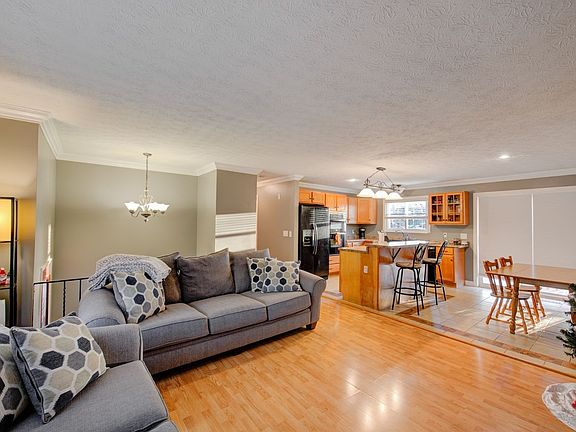 5th image of 8455 Village Dr