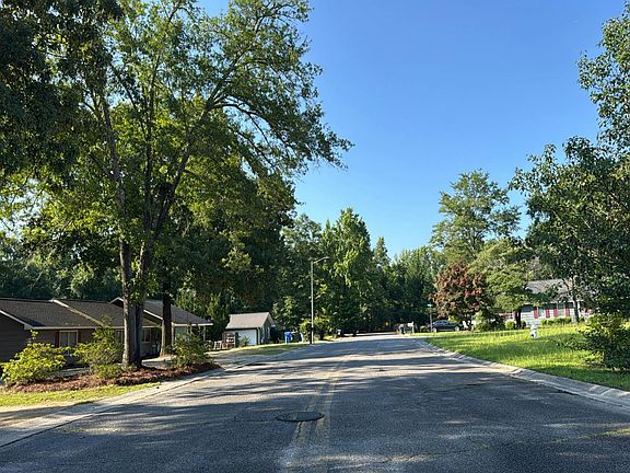 4th image of 215 Palisade Dr