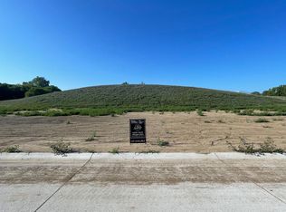 22013 Hackberry Dr, Gretna, NE 68028