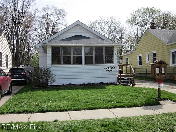 2nd image of 27440 Park Ct