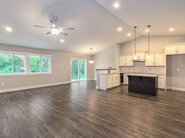 1499 Prairie Dr, Saint Joseph, MI 49085