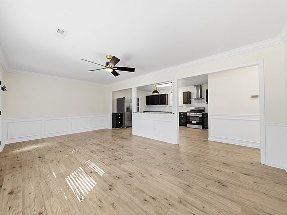 5th image of 1935 D St