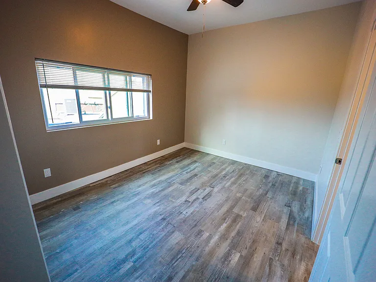 2102 Broadway Ave #1 — Photo 9