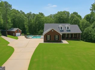 305 Moccasin Gap Rd, Jackson, GA 30233