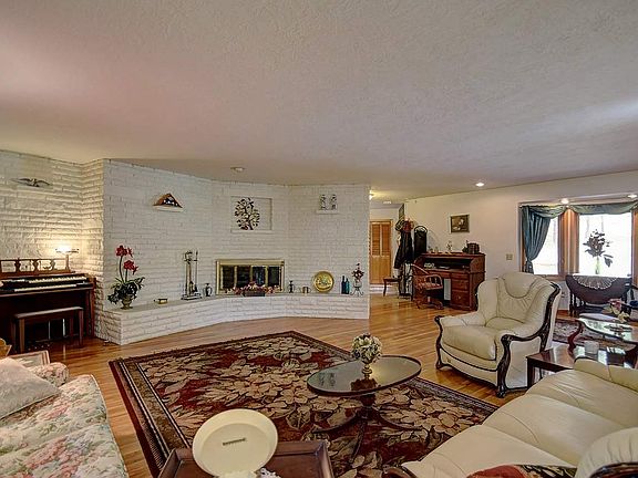 3rd image of 14015 N Dartford Dr