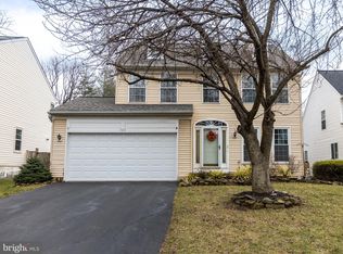 722 Catoctin Cir NE, Leesburg, VA 20176