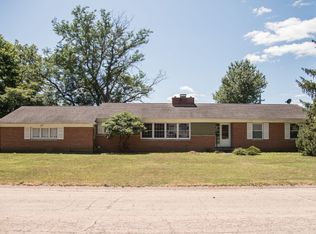 901 Vine St, Maquoketa, IA 52060
