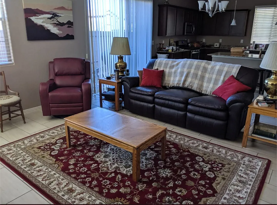 3 bed, 2.5 bath, 1941 sqft, $700 — Photo 3
