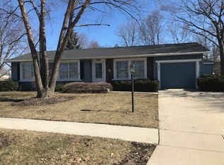 1201 Leeds Ln, Elk Grove Village, IL 60007