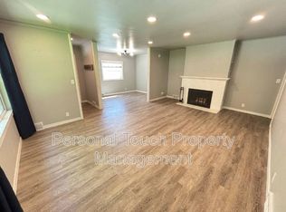 1541 10th St S, Fargo, ND 58103