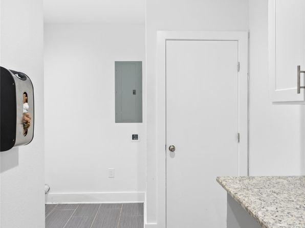 Additional property image - 926 S Waverly Dr, Dallas, TX 75208