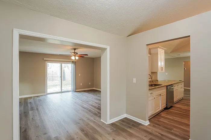 4140 Spring Way Cir — Photo 6