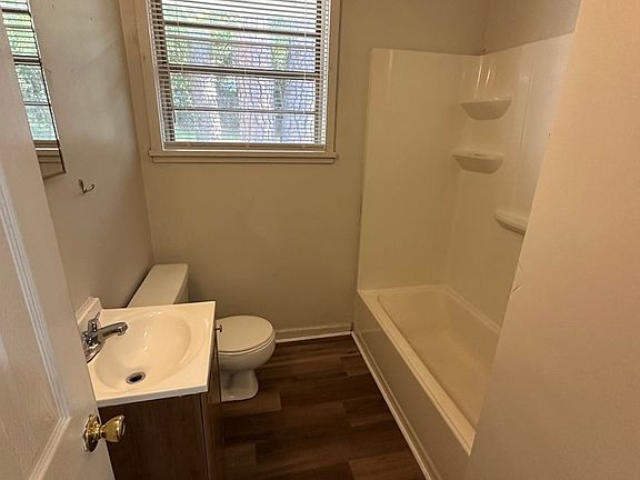 5th image of 812 Poplar Dr