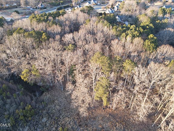 3rd image of 1020 Pearces Rd