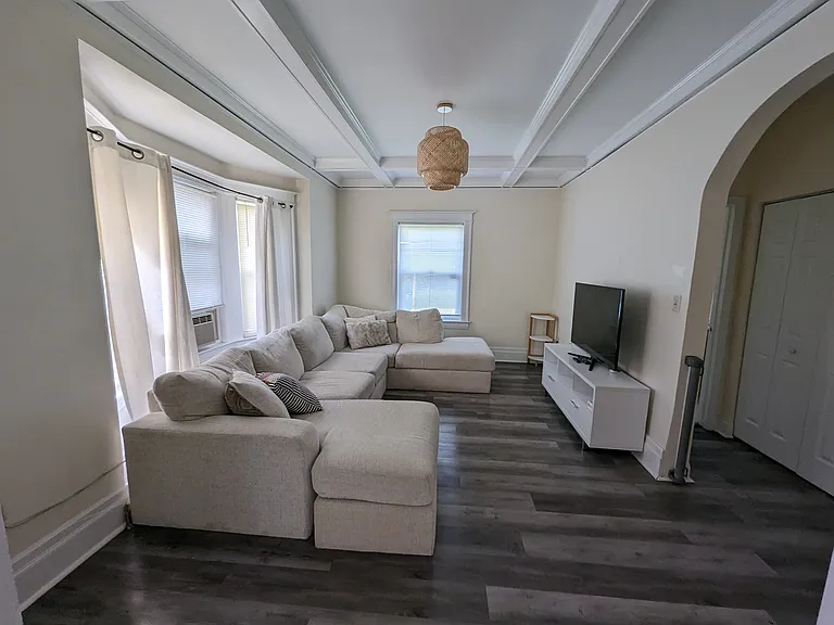 180 Lexington Ave — Photo 14