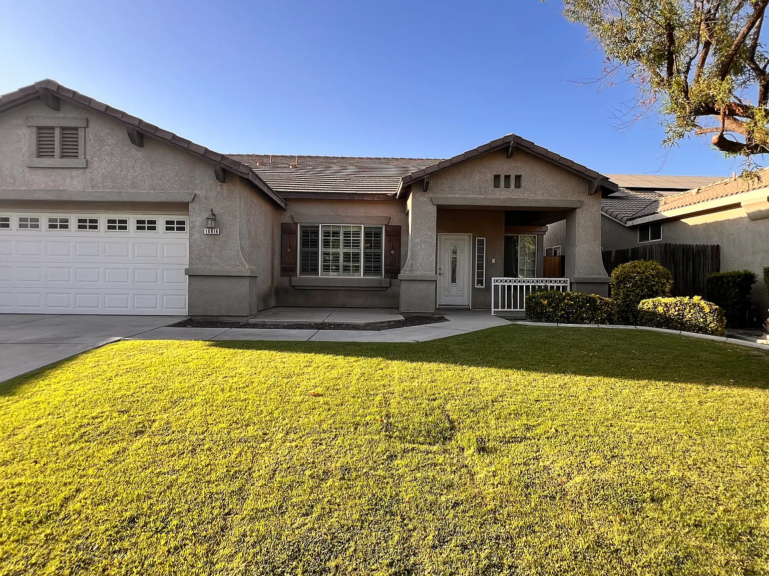 4 bed, 2324 sqft, $2,750 — Photo 2