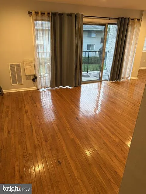 Carrollan Gardens Condo — Photo 3