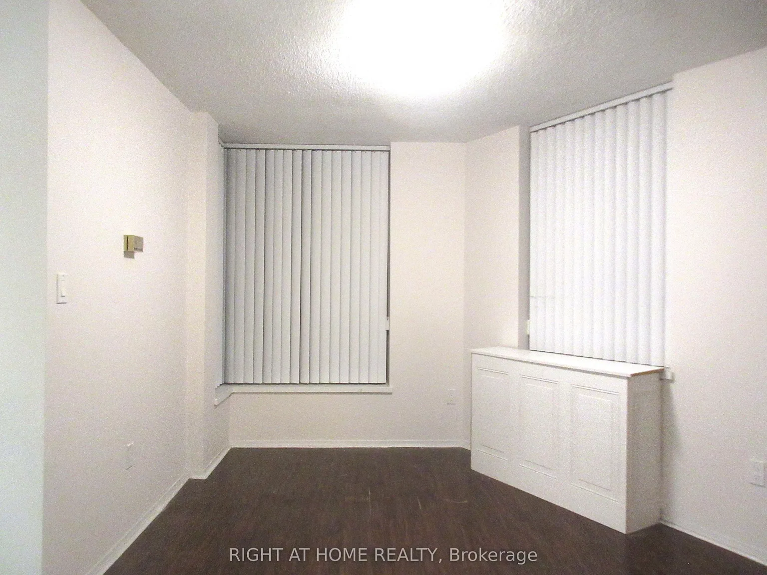 270 Queens Quay W — Photo 4