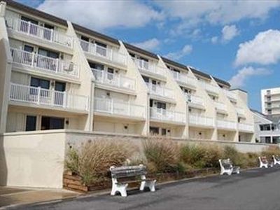3901 Pleasure Ave APT 210, Sea Isle City, NJ, 08243