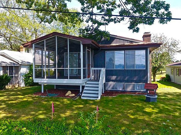 3rd image of 8166 Morrison Lake Gdns