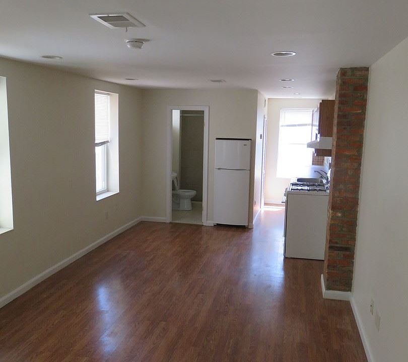 2nd image of 2206 South St #1