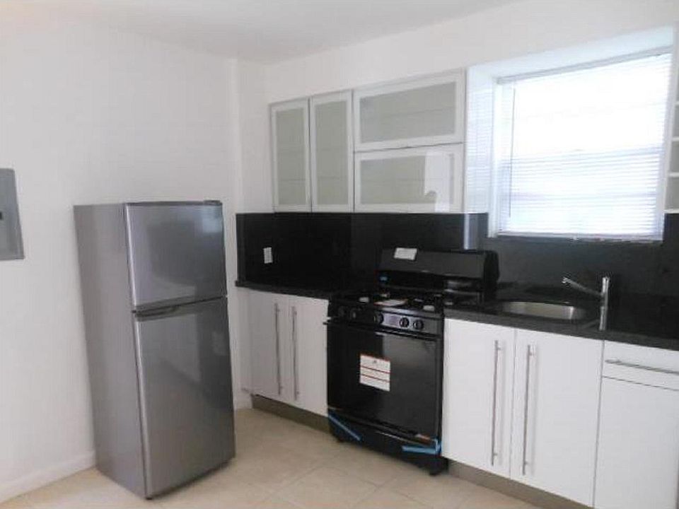 1st image of 1985 Bay Dr APT 24