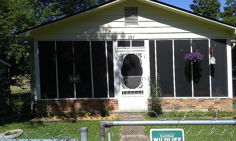 2nd image of 285 W Main St