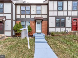 40 Millard Ct, Sterling, VA 20165