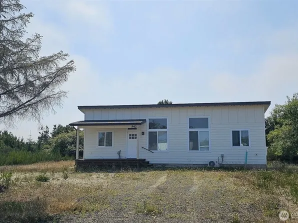 943 Silver King Avenue SE, Ocean Shores, WA 98569