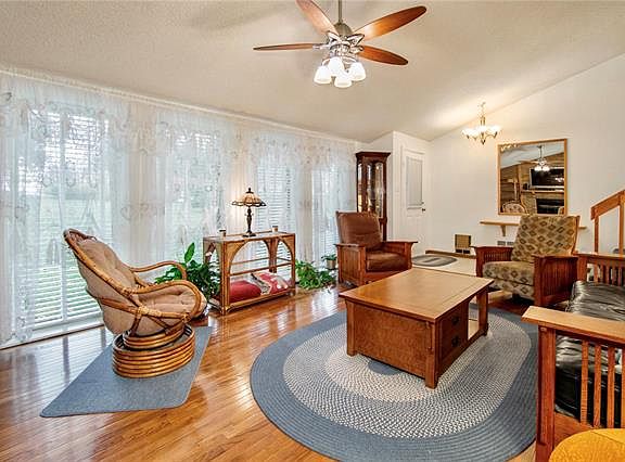2nd image of 9 Bogey Ln