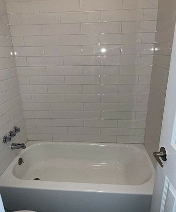 4th image of 4209 W Walnut St #4-221