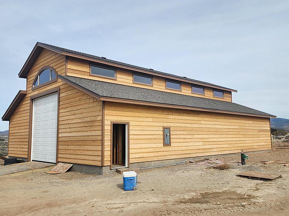 5th image of 2037 E Valley Rd