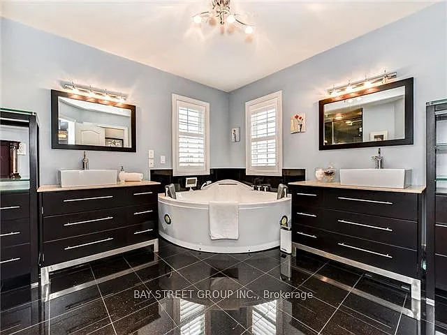 43 Larkmead Cres — Photo 11
