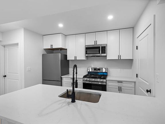 2nd image of 20-22 Orne St #B