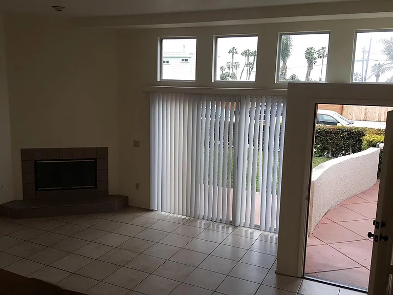 2050 Hornblend St #2050 — Photo 7