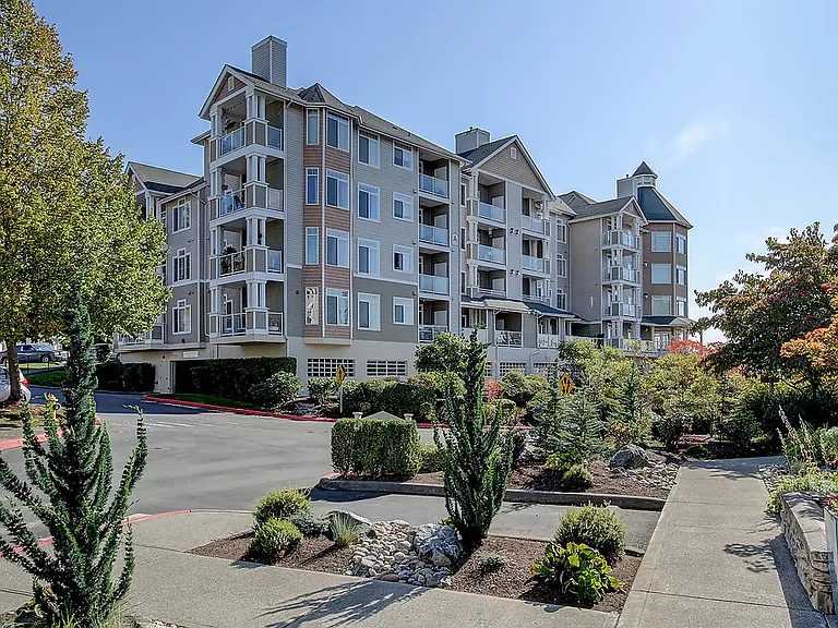 Pinnacle on Lake Washington — Photo 30