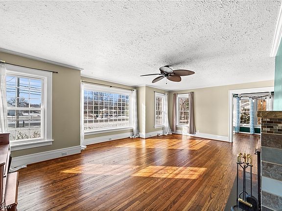 4th image of 4609 Middle Ridge Rd