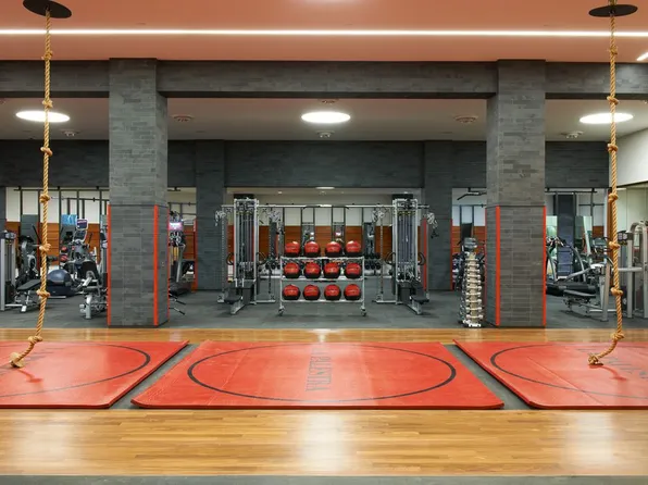 50 Riverside Boulevard image 19 of 26