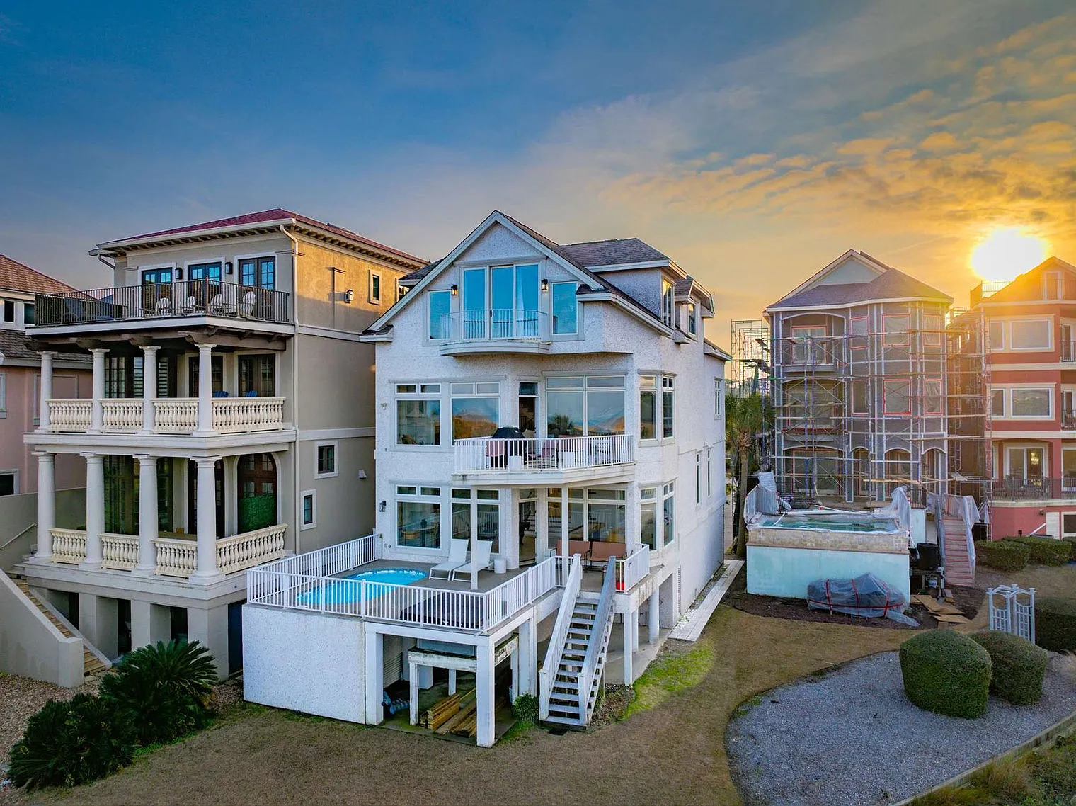 6 bed, 6.0 bath, 4068 sqft, $13,641 — Photo 4